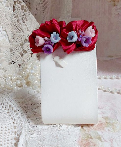 BO Pretty Lady brod&eacute;es avec ruban de soie, perles cristal Swarovski, perles acryliques, facettes verre boh&egrave;me