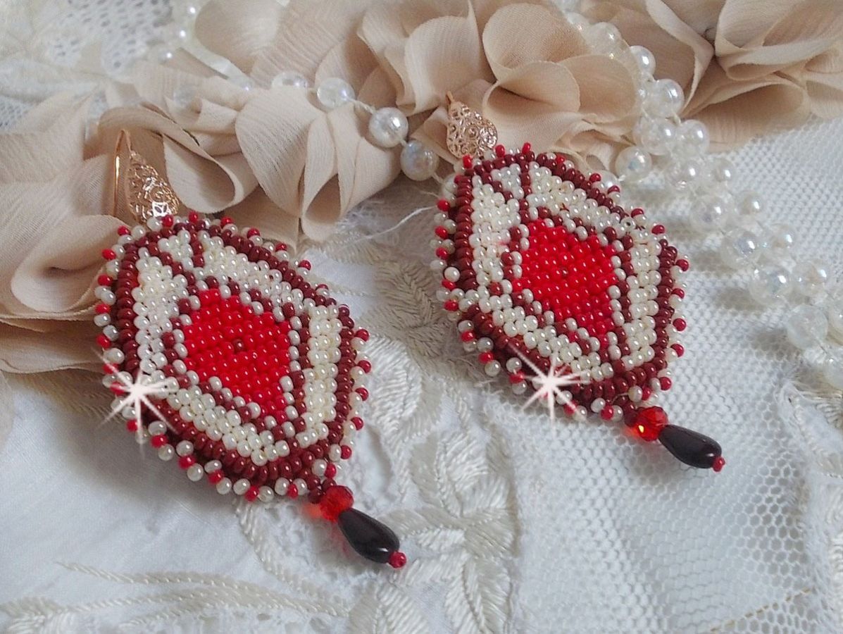 BO Romane embroidered with red glass seed beads, Bordeaux, Ivory and smooth petal drops Garnet