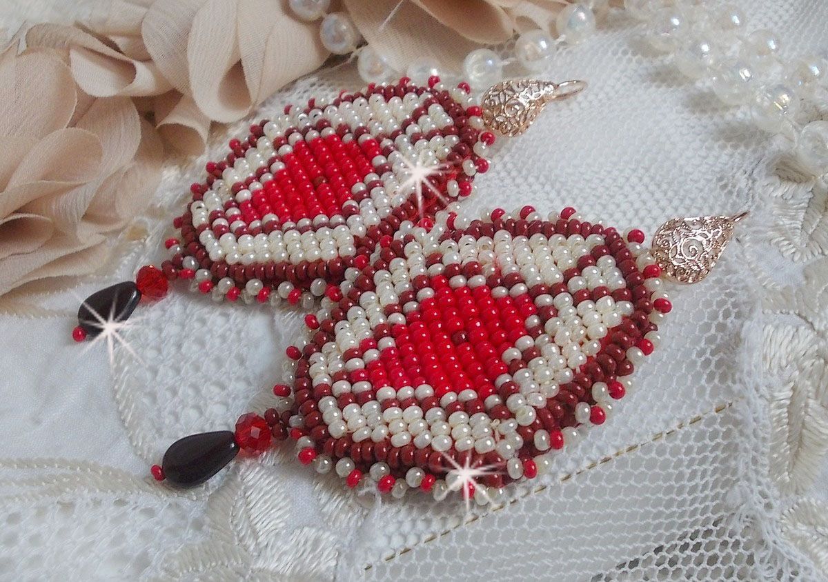 BO Romane embroidered with red glass seed beads, Bordeaux, Ivory and smooth petal drops Garnet