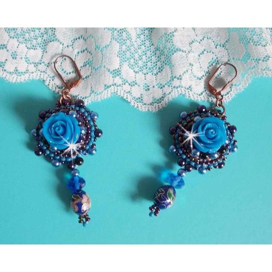 BO Royal Blue Roses embroidered with resin roses, pearly pearls, cloisonne porcelain pendants, facets and rocailles