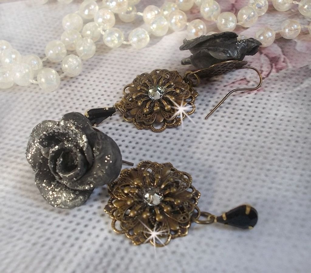 BO Steampunk Queen created with black porcelain roses, Swarovski crystal cabochons, glass drops and brass accessories