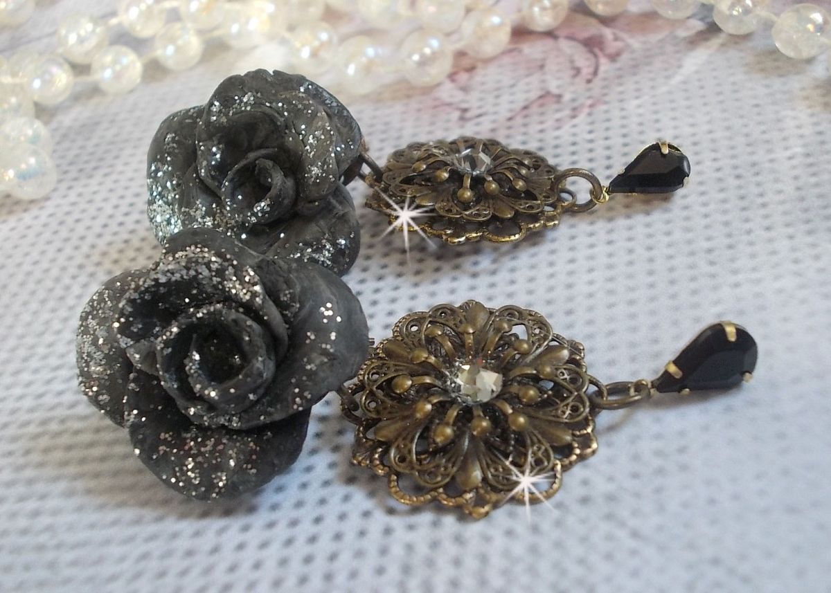 BO Steampunk Queen created with black porcelain roses, Swarovski crystal cabochons, glass drops and brass accessories