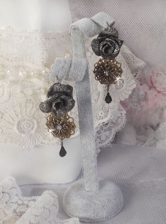 BO Steampunk Queen created with black porcelain roses, Swarovski crystal cabochons, glass drops and brass accessories