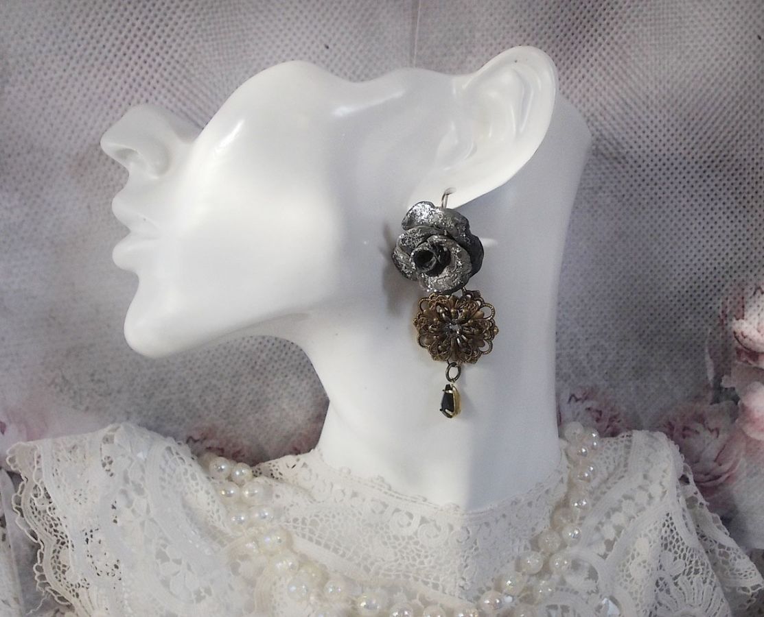 BO Steampunk Queen created with black porcelain roses, Swarovski crystal cabochons, glass drops and brass accessories