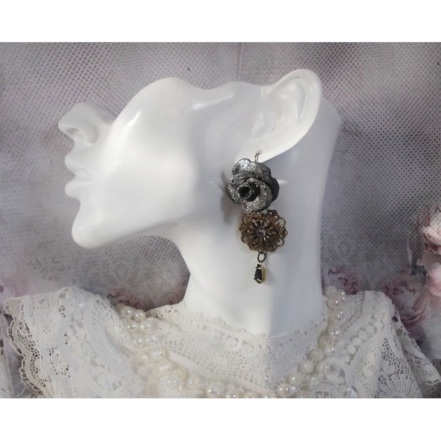 BO Steampunk Queen created with black porcelain roses, Swarovski crystal cabochons, glass drops and brass accessories