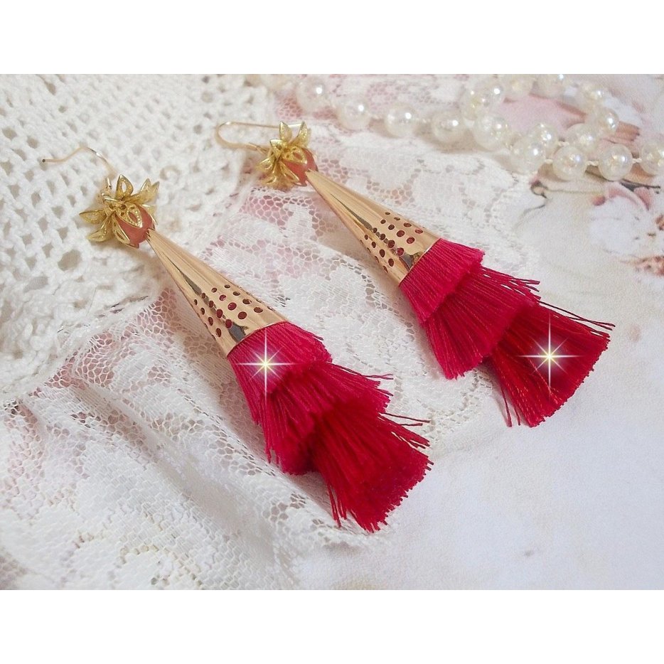 BO Stone created with triple pompons in shades of Pink, Fuchsia and Red, Strawberry Quartz, Gold plated accessories and various