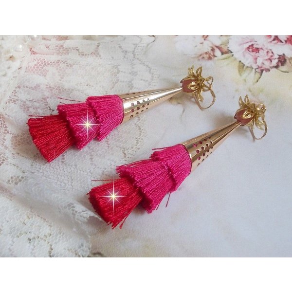 BO Stone created with triple pompons in shades of Pink, Fuchsia and Red, Strawberry Quartz, Gold plated accessories and various