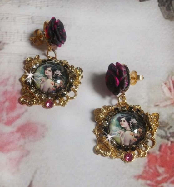 BO Weekend of Roses created with cabochons representing a woman with roses, resin beads and Swarovski crystals