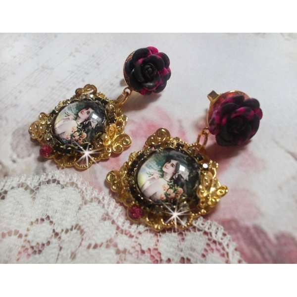 BO Weekend of Roses created with cabochons representing a woman with roses, resin beads and Swarovski crystals