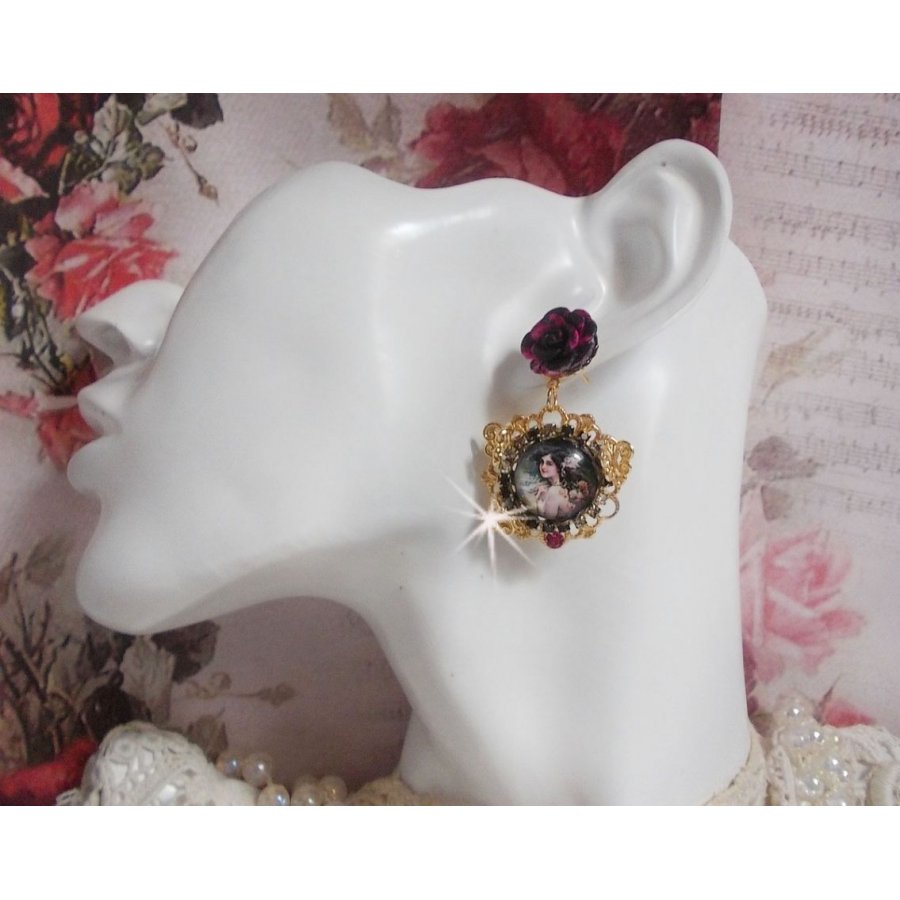 BO Weekend of Roses created with cabochons representing a woman with roses, resin beads and Swarovski crystals