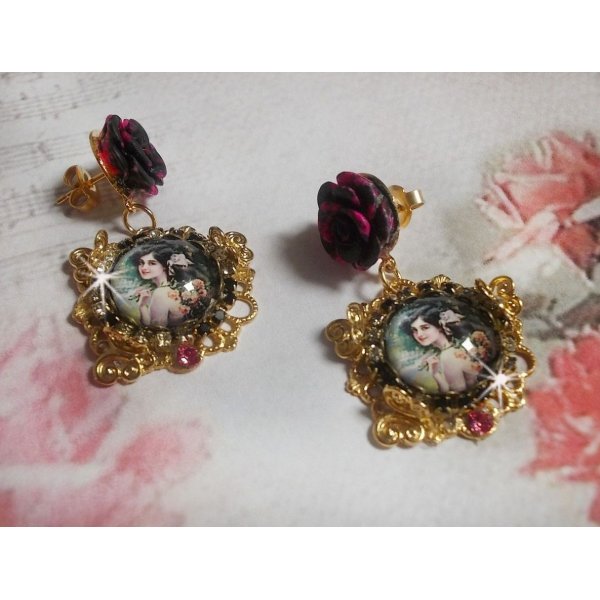 BO Weekend of Roses created with cabochons representing a woman with roses, resin beads and Swarovski crystals