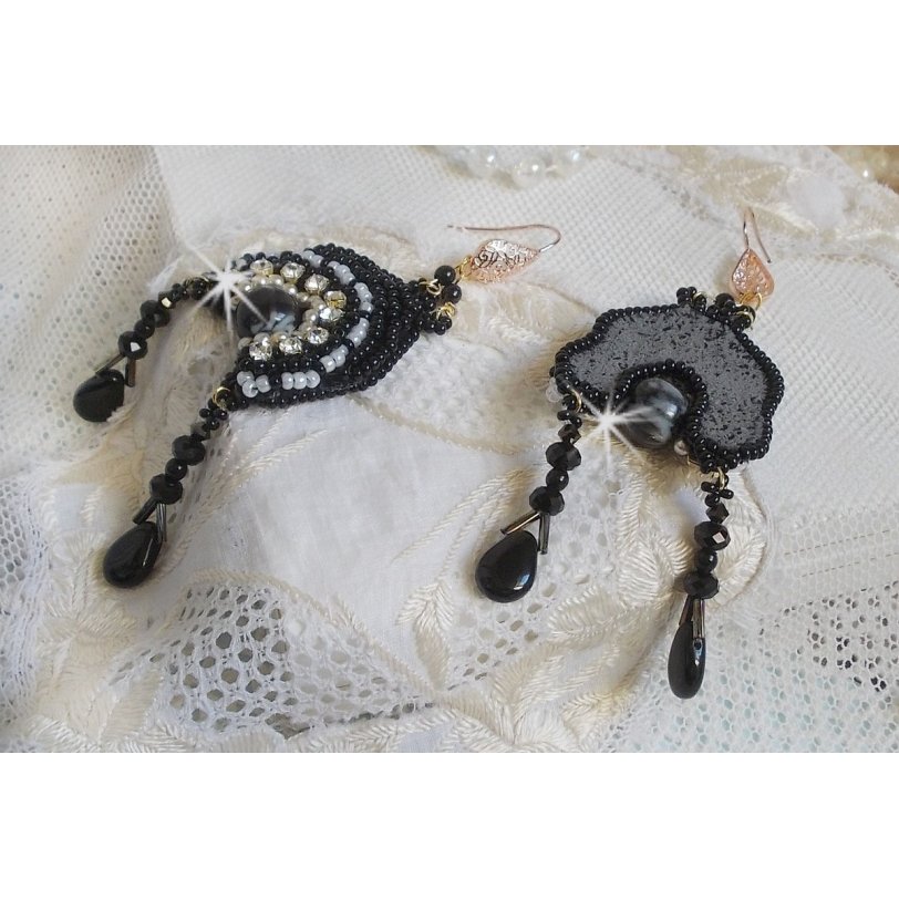 BO Féerie Black are embroidered with Swarovski crystals, crystal chatons, round faceted flattened beads, twisted Bugles and seed beads