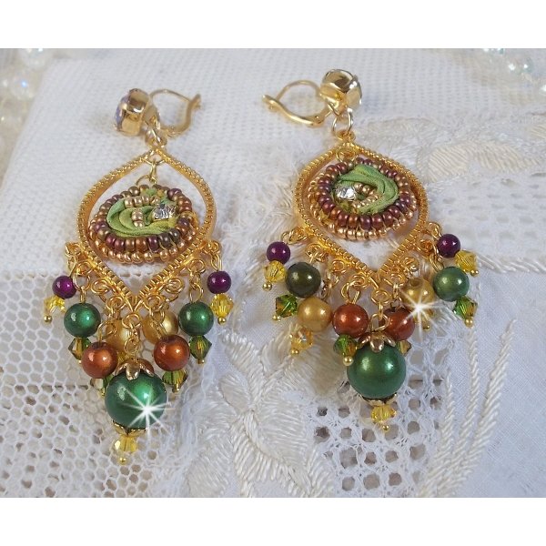 BO Venetian moon embroidered with a chameleon colored silk ribbon, Swarovski crystals and magic beads