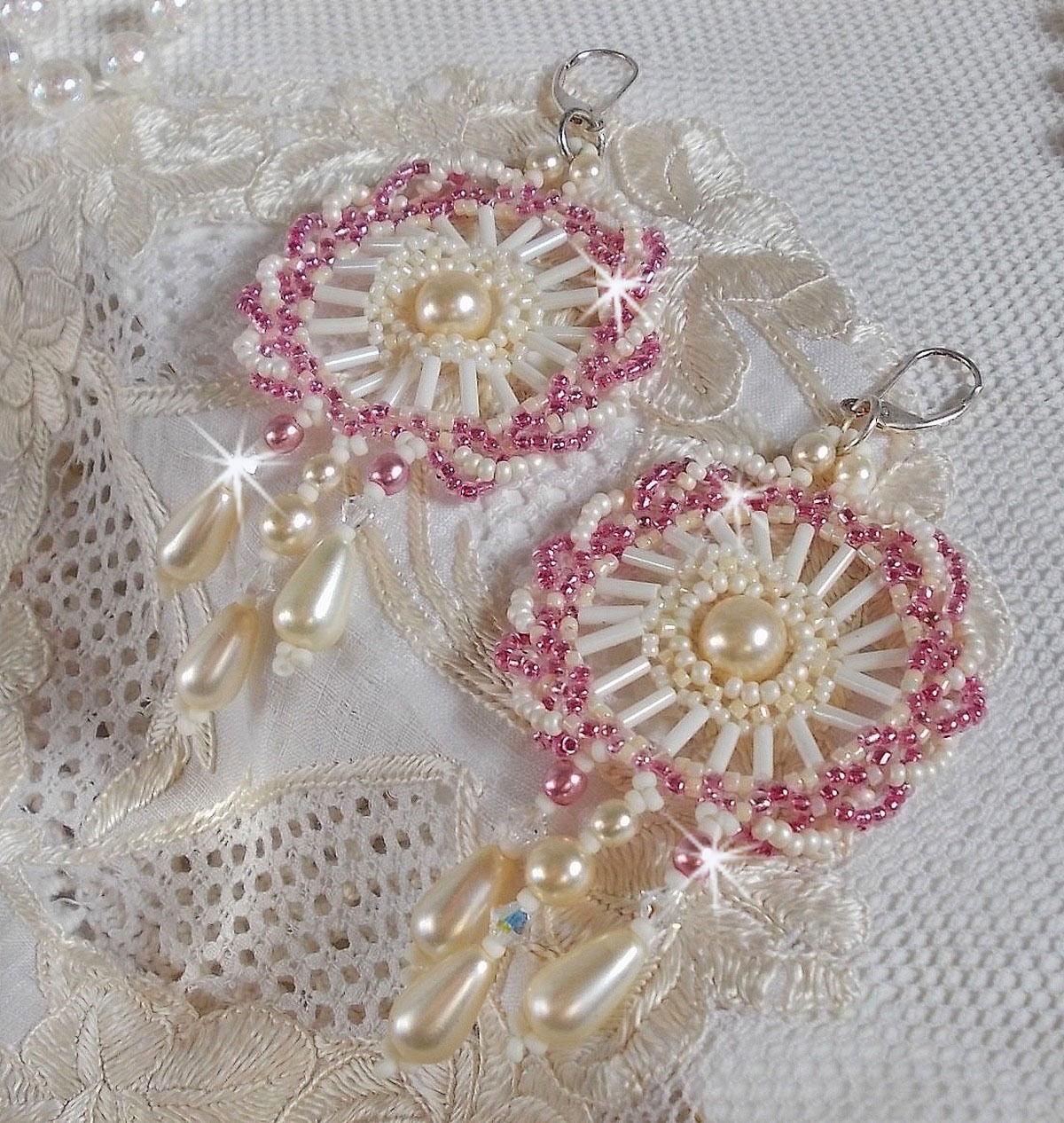 BO Détente mounted with round pearls and pearly drops Ivory, Antique pink seed beads and 925 silver sleepers