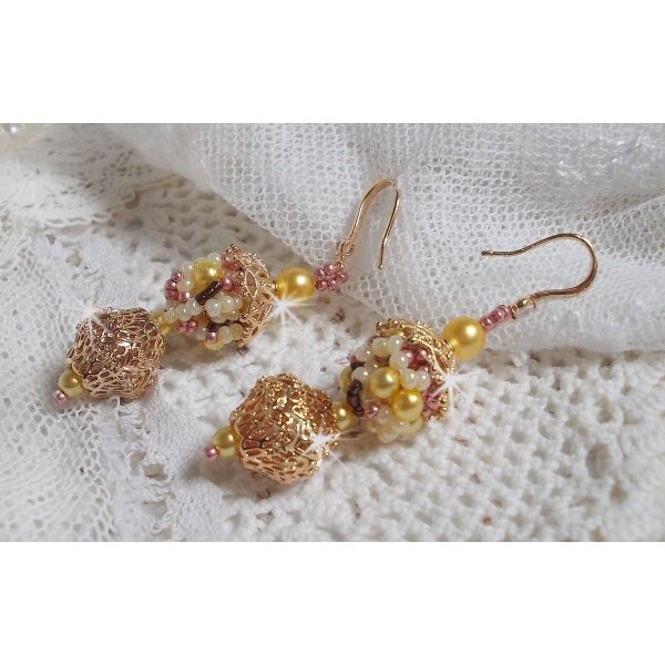 La Petite Robe Jaune earrings, a luminous sparkle with these seed beads