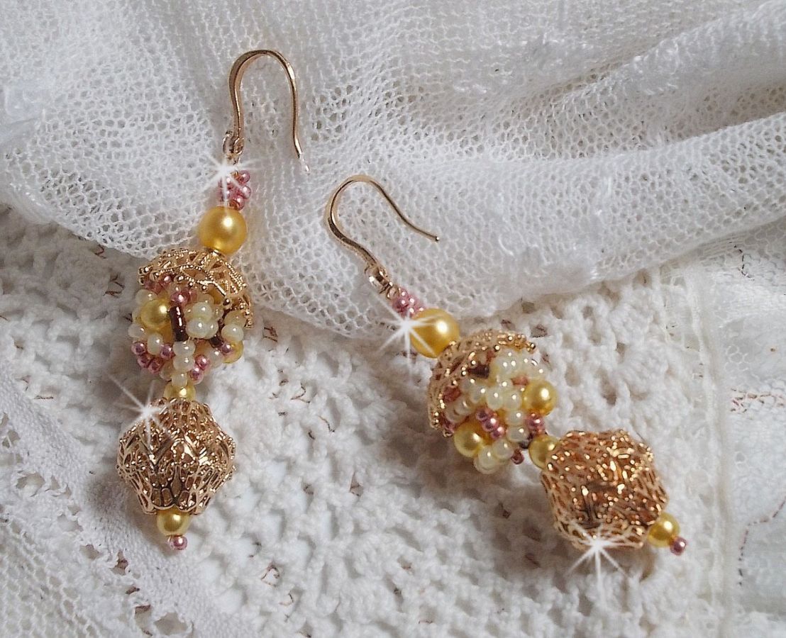 La Petite Robe Jaune earrings, a luminous sparkle with these seed beads