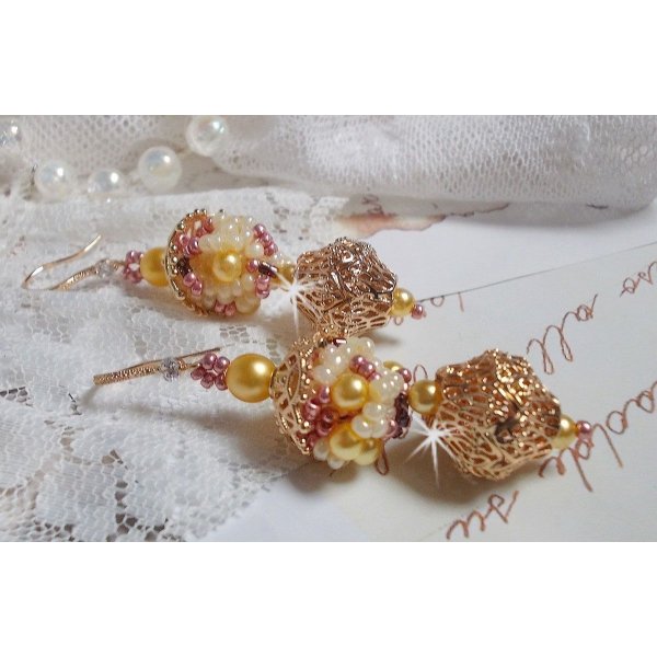 La Petite Robe Jaune earrings, a luminous sparkle with these seed beads