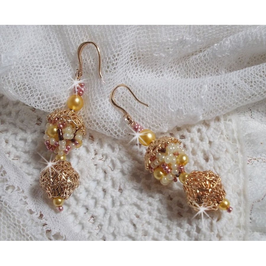 La Petite Robe Jaune earrings, a luminous sparkle with these seed beads