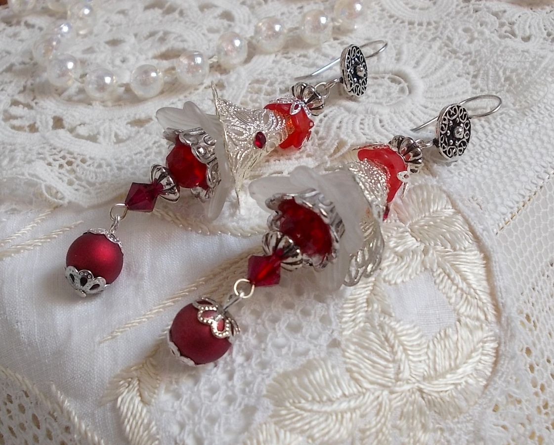 BO Tendre Rouge with Swarovski crystals, round faceted beads and 925/1000 silver ear hooks