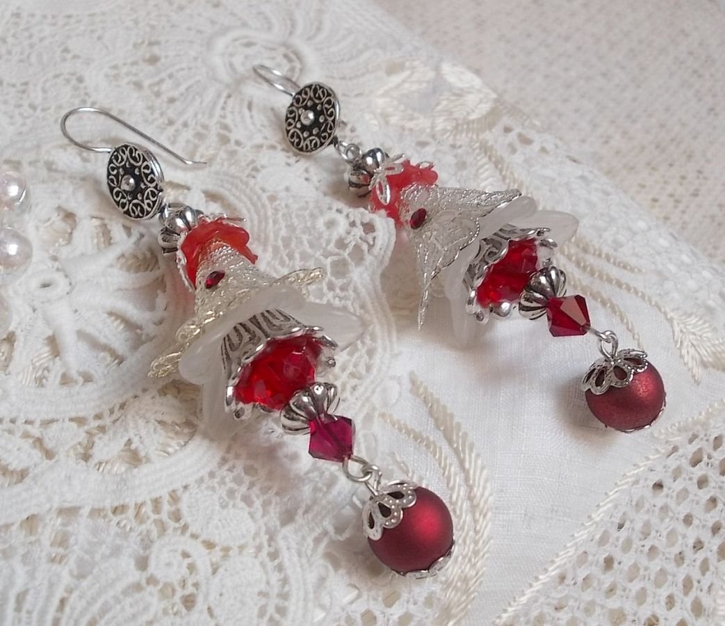 BO Tendre Rouge with Swarovski crystals, round faceted beads and 925/1000 silver ear hooks