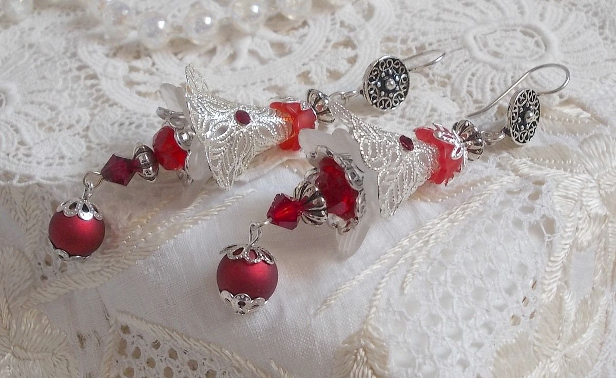 BO Tendre Rouge with Swarovski crystals, round faceted beads and 925/1000 silver ear hooks