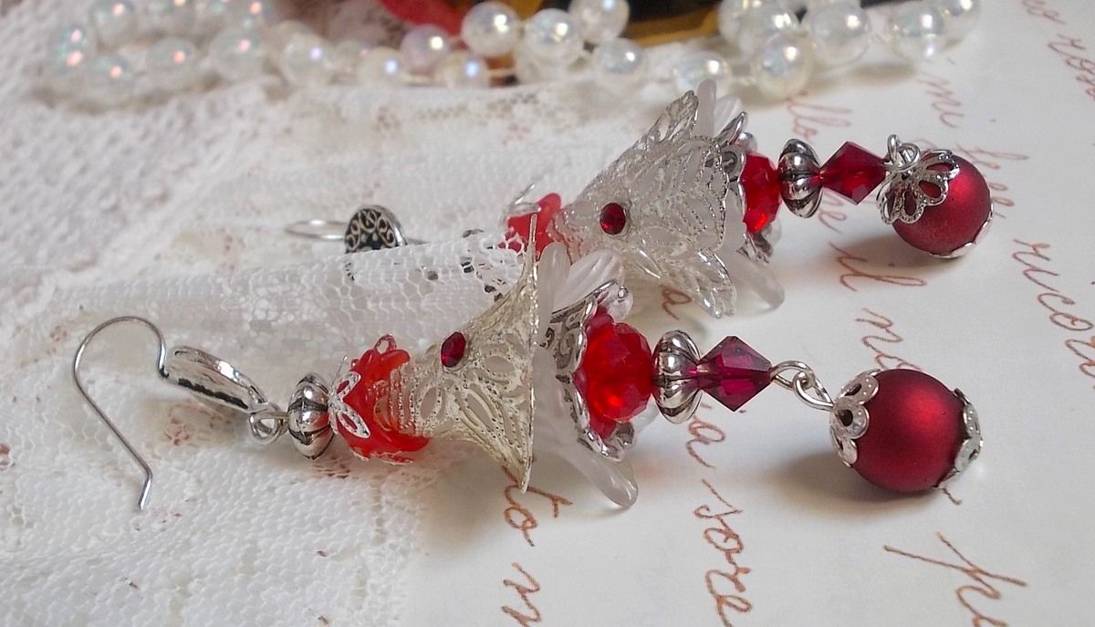 BO Tendre Rouge with Swarovski crystals, round faceted beads and 925/1000 silver ear hooks