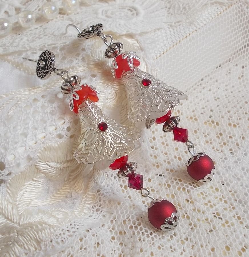 BO Tendre Rouge with Swarovski crystals, round faceted beads and 925/1000 silver ear hooks