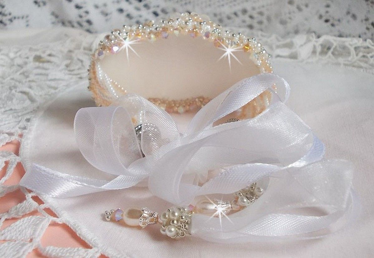 Bouquet d'un Jour bracelet embroidered with Swarovski pearls, Lucite flowers, ribbons and quality seed beads