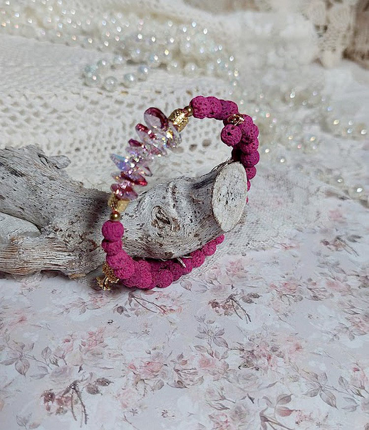 Bracelet Couronne Rose Framboise avec pierres de Lave, pendentifs et toupies en cristal, breloque arbre de vie