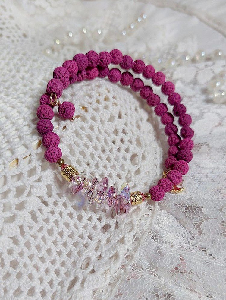 Bracelet Couronne Rose Framboise avec pierres de Lave, pendentifs et toupies en cristal, breloque arbre de vie