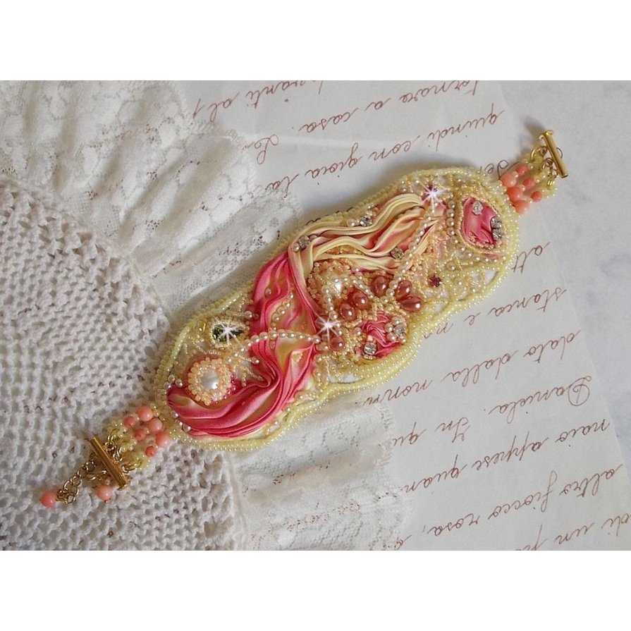 Bracelet Les Délices de L'Eté Haute-Couture cuff embroidered with a yellow and pink silk ribbon, round beads, pearly drops and seed beads