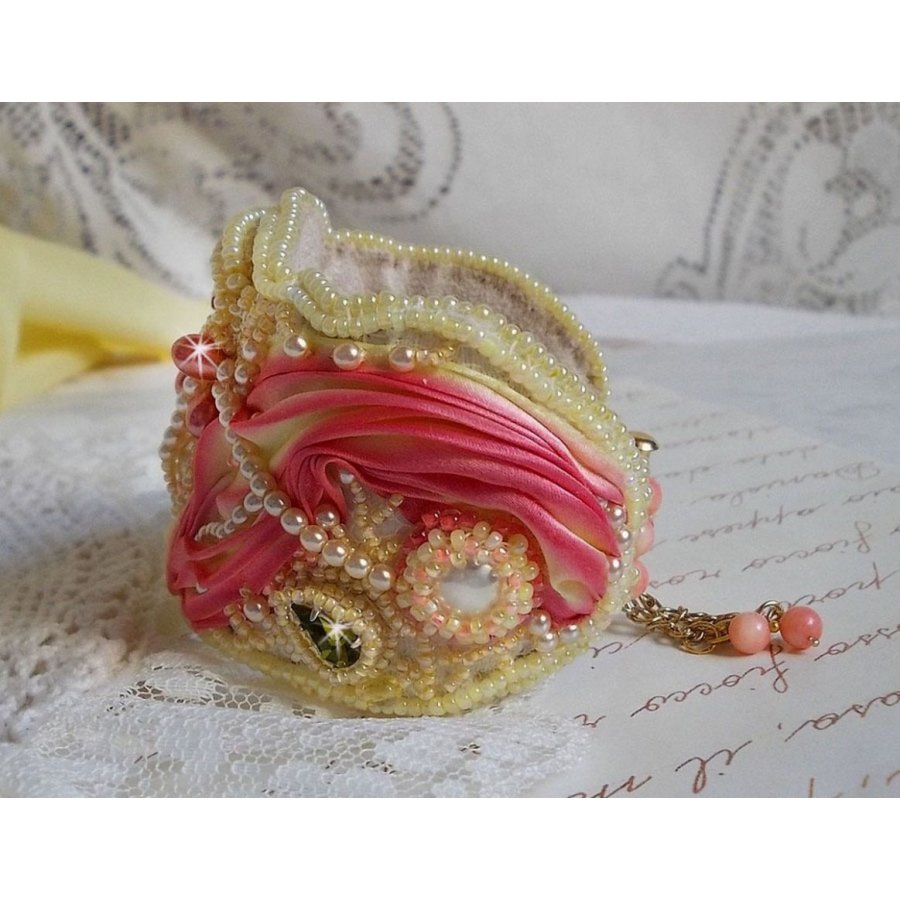 Bracelet Les Délices de L'Eté Haute-Couture cuff embroidered with a yellow and pink silk ribbon, round beads, pearly drops and seed beads