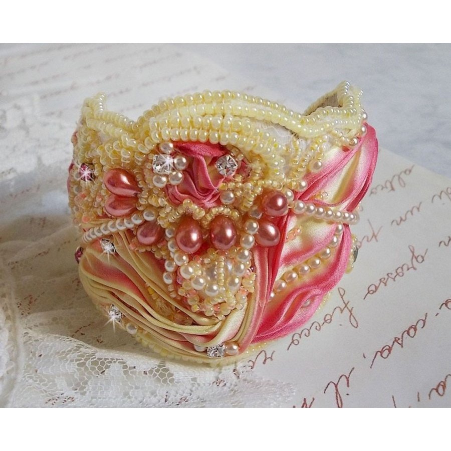 Bracelet Les Délices de L'Eté Haute-Couture cuff embroidered with a yellow and pink silk ribbon, round beads, pearly drops and seed beads