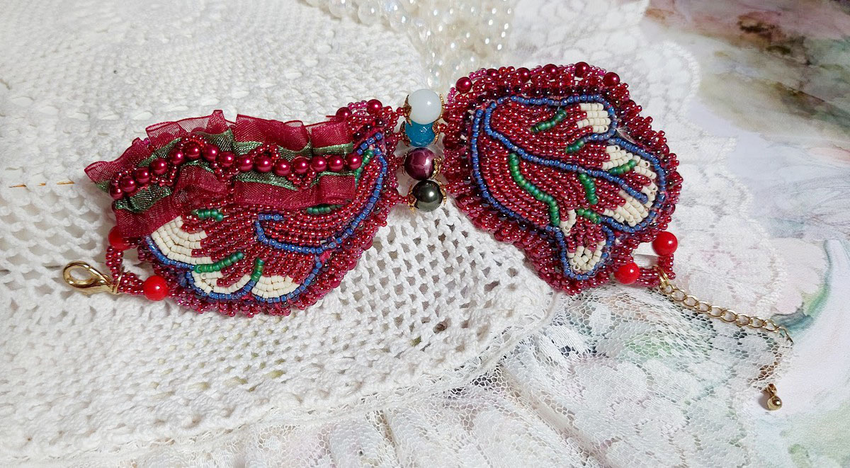 Bracelet Enchantment of Autumn embroidered with Swarovski crystals, round pearly resin beads, lace and seed beads