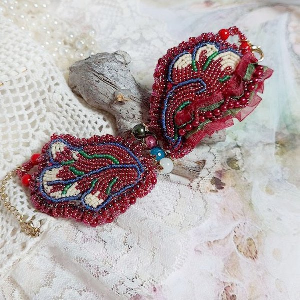 Bracelet Enchantment of Autumn embroidered with Swarovski crystals, round pearly resin beads, lace and seed beads