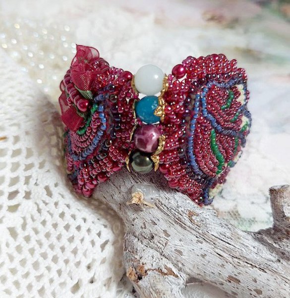 Bracelet Enchantment of Autumn embroidered with Swarovski crystals, round pearly resin beads, lace and seed beads