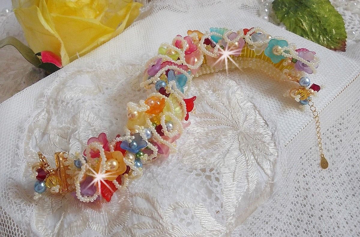 Garden Flowers bracelet with Swarovski beads, Frosted flowers, 3 micron gold plated clasp