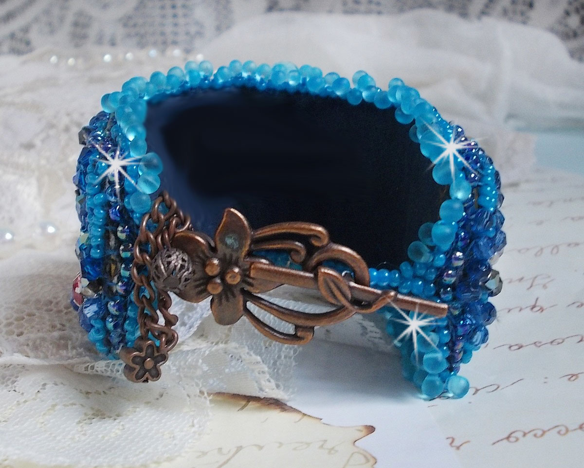 Belle Epoque cuff bracelet Haute-Couture embroidered with Swarovski crystals, resin cabochons and seed beads