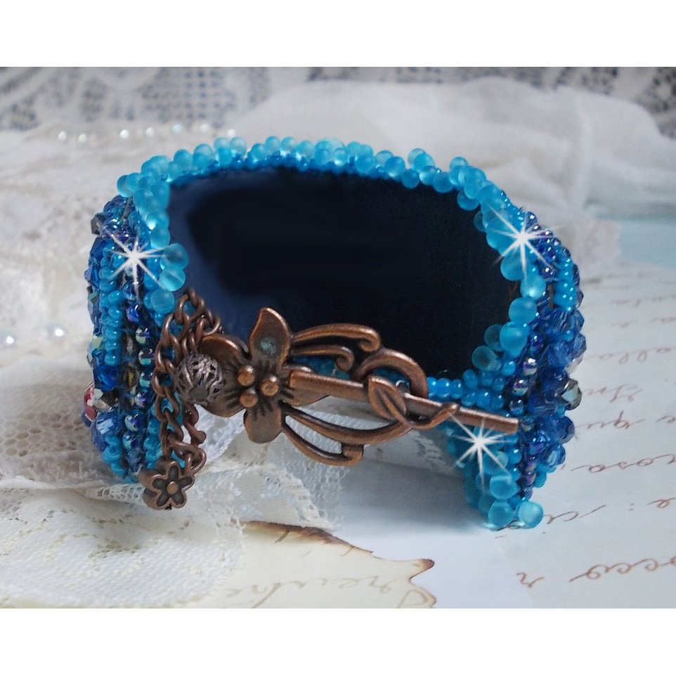 Belle Epoque cuff bracelet Haute-Couture embroidered with Swarovski crystals, resin cabochons and seed beads