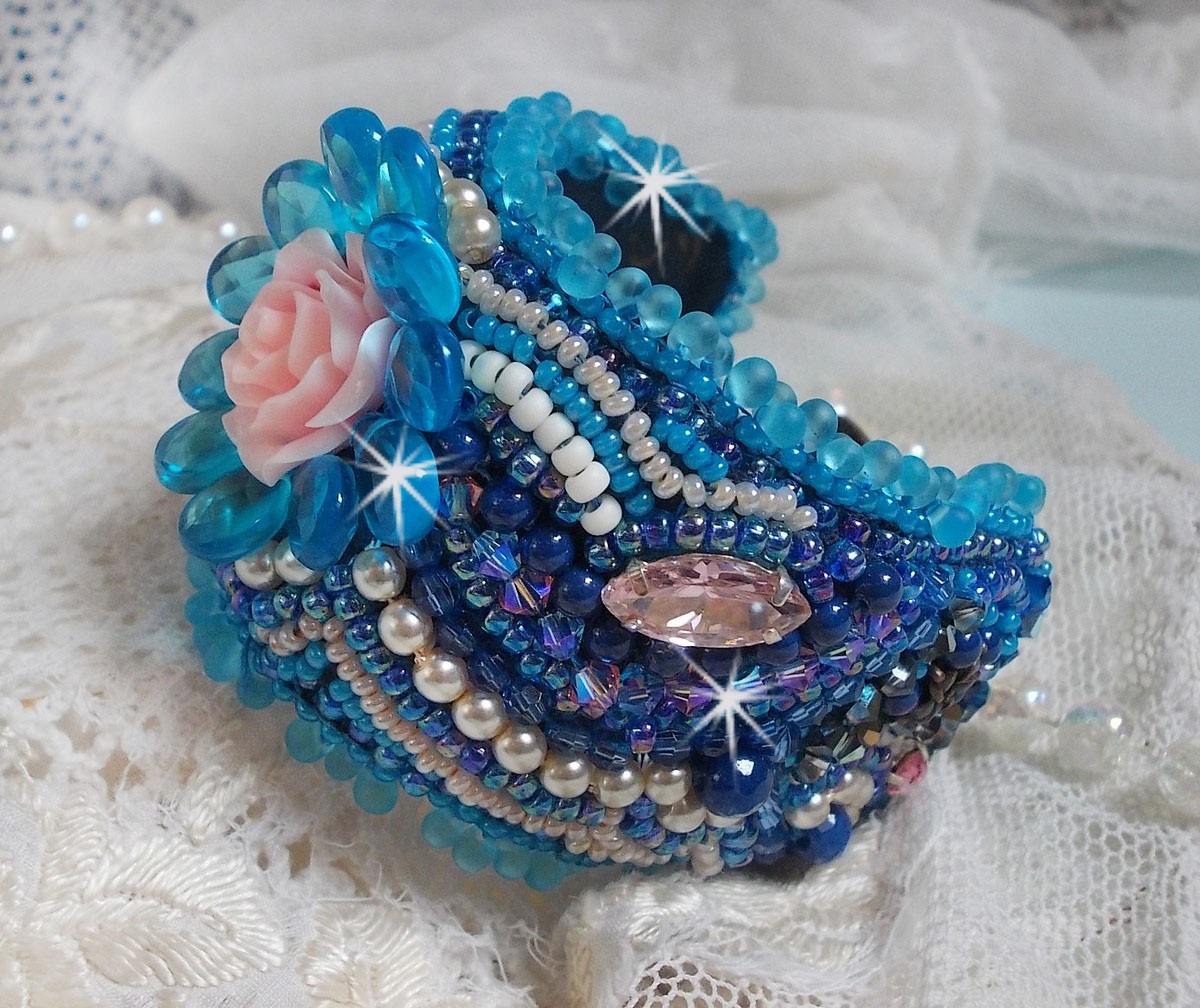 Belle Epoque cuff bracelet Haute-Couture embroidered with Swarovski crystals, resin cabochons and seed beads