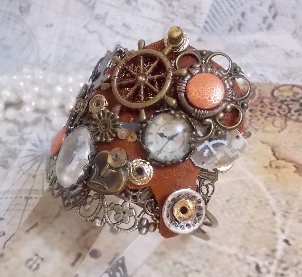 Bracelet L'élégante du Temps created with cogs, stamps, screws, bolts, watch mechanism and other materials