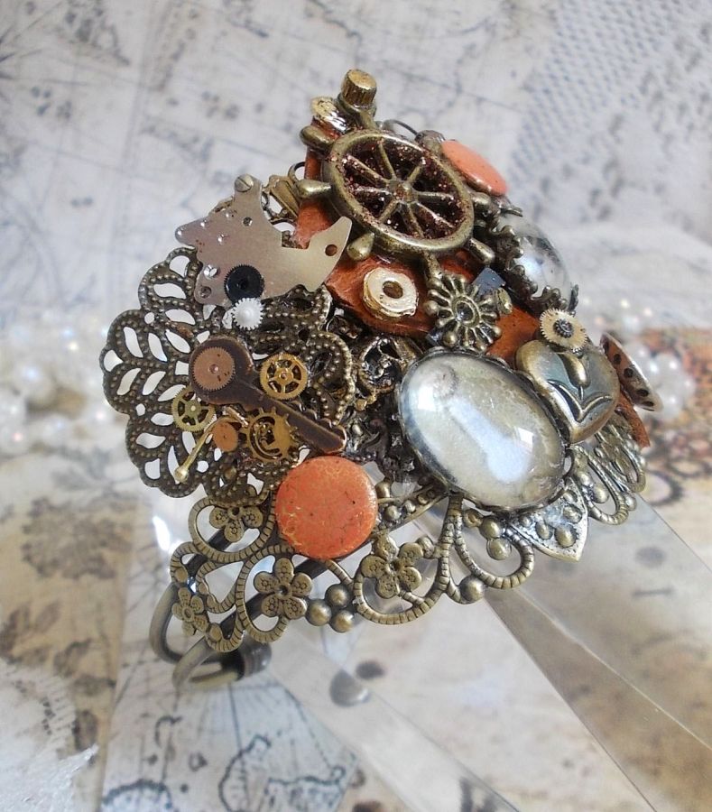 Bracelet L'élégante du Temps created with cogs, stamps, screws, bolts, watch mechanism and other materials