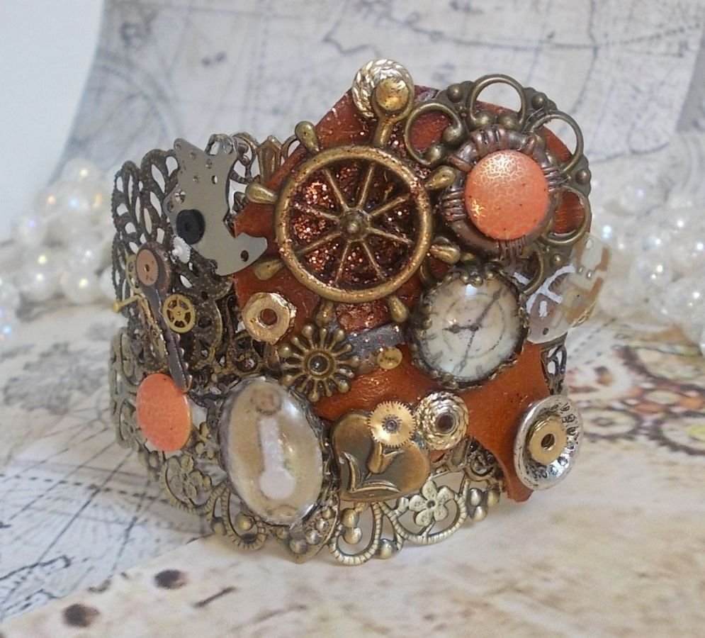 Bracelet L'élégante du Temps created with cogs, stamps, screws, bolts, watch mechanism and other materials