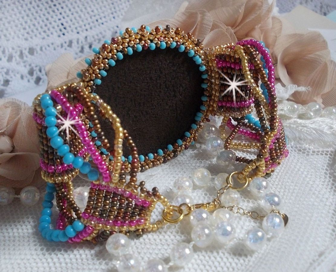 Cheyenne cuff bracelet embroidered with a gemstone, a Fuchsite ruby with Miyuki seed beads and Czech seed beads.