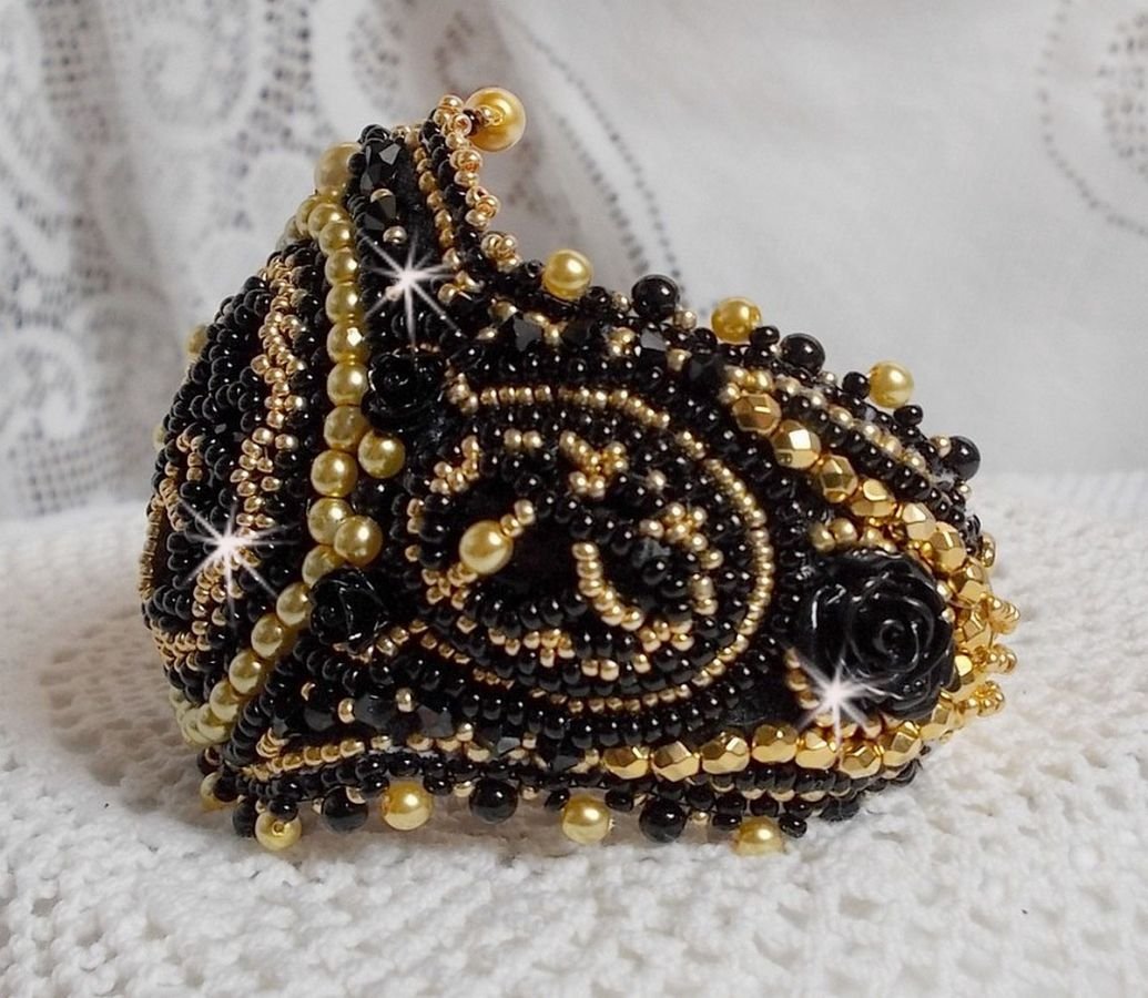 Cleopatra bracelet cuff embroidered with a black onyx, Swarovski crystals and seed beads