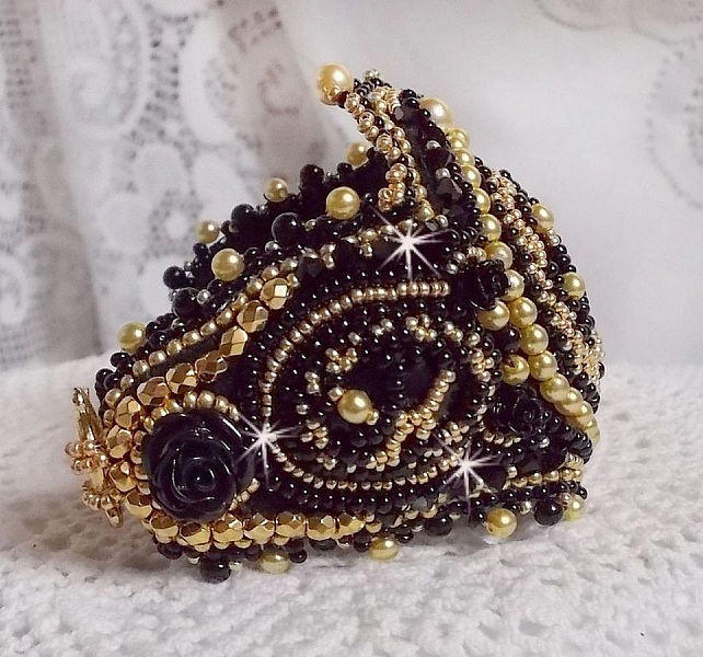 Cleopatra bracelet cuff embroidered with a black onyx, Swarovski crystals and seed beads