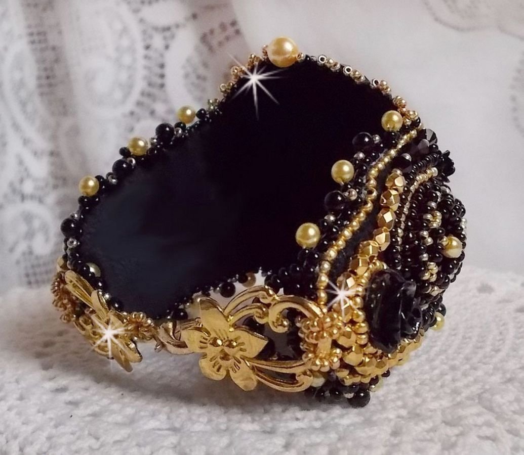 Cleopatra bracelet cuff embroidered with a black onyx, Swarovski crystals and seed beads