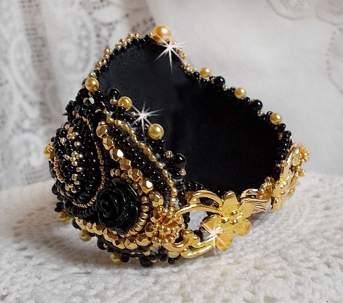 Cleopatra bracelet cuff embroidered with a black onyx, Swarovski crystals and seed beads