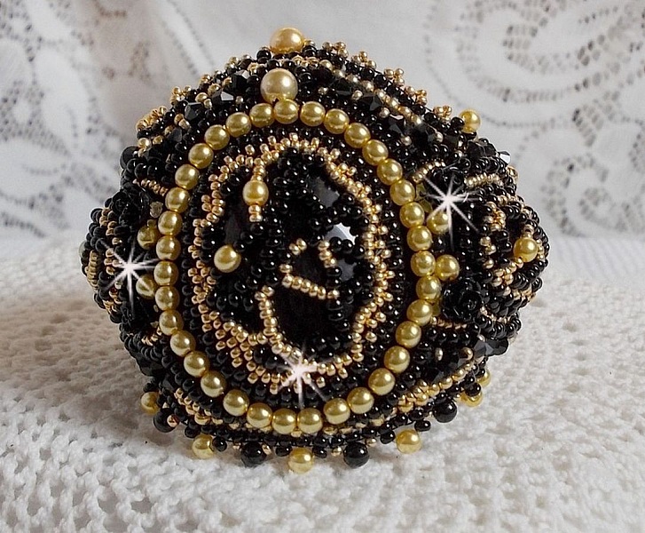 Cleopatra bracelet cuff embroidered with a black onyx, Swarovski crystals and seed beads