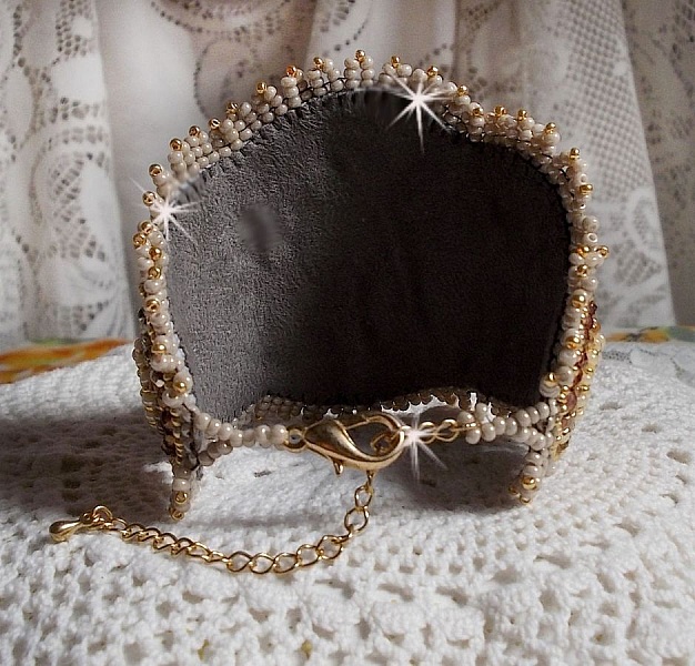 Bracelet manchette Colorado joliment brillant avec les perles jaunes et les cristaux de Swarovski